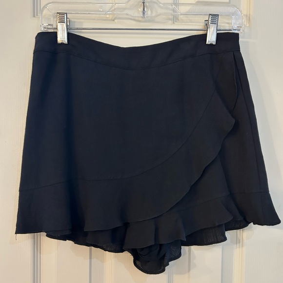Altar’d State Ruffle Skort - Picture 1 of 3